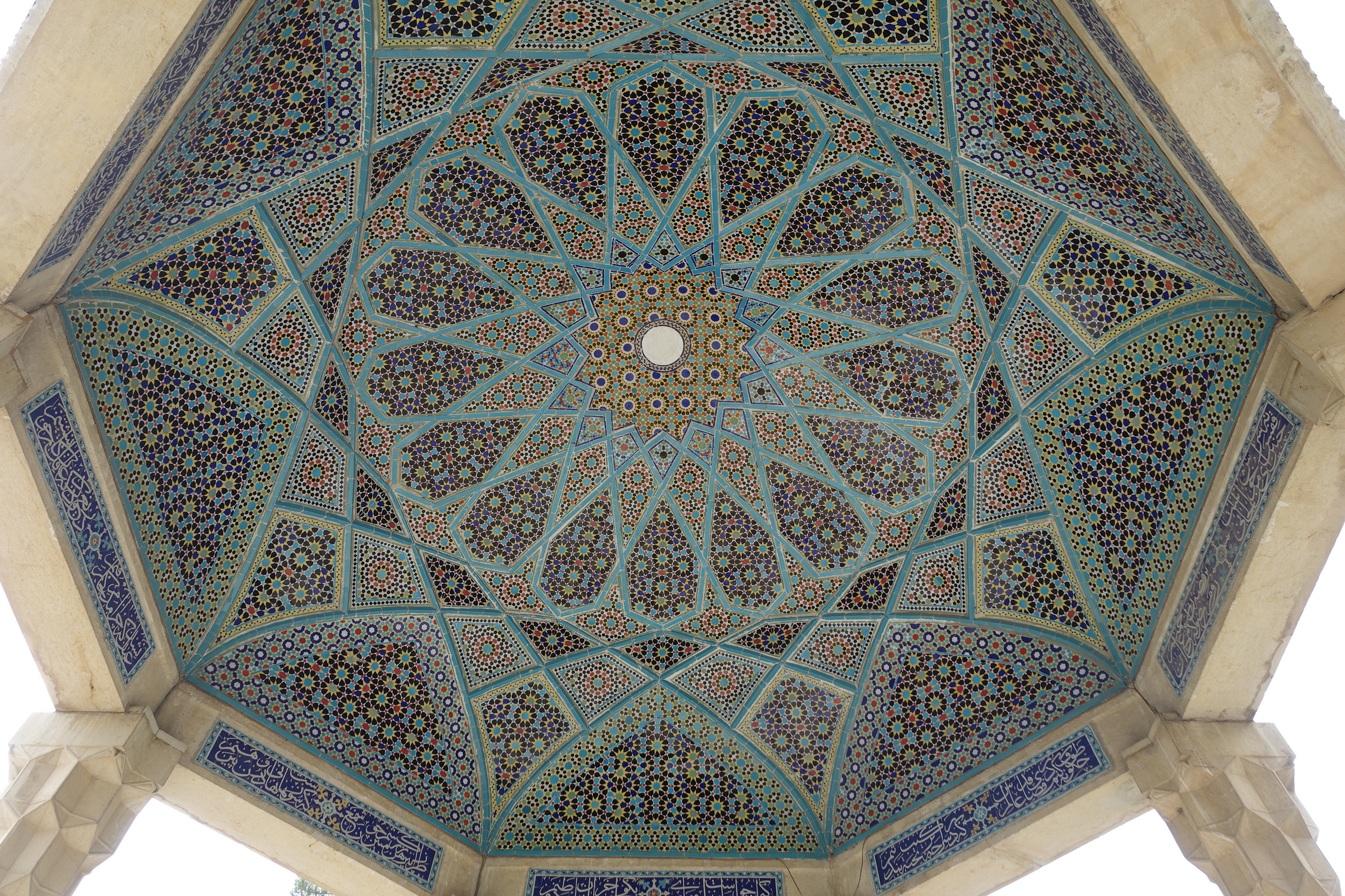 Kuppel im Hafis-Mausoleum